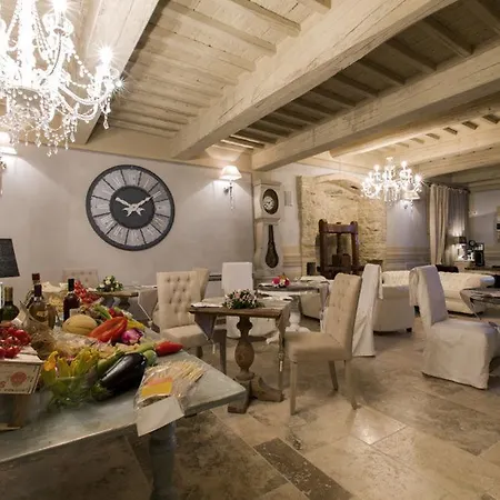 Le Bifore Bed & Breakfast