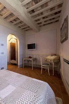 Bed & Breakfast Le Bifore 2*