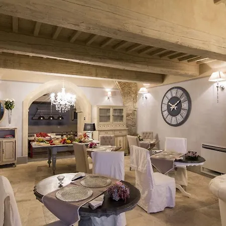Le Bifore Bed & Breakfast Cortona